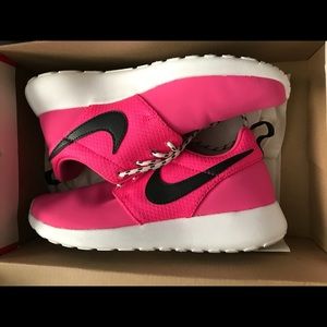 Pink Nike Roshe